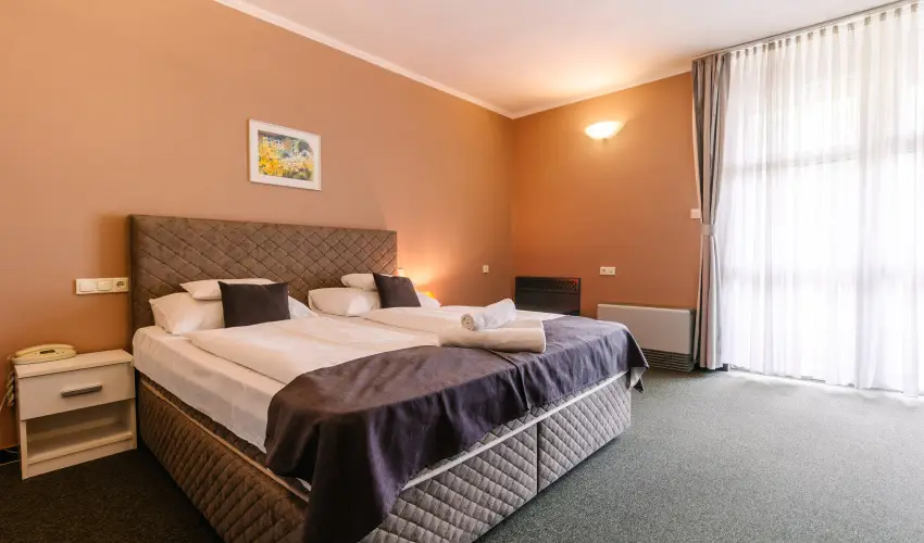 Hotel Unicornis Eger - P�nk�sd
