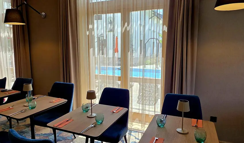 Hotel V�csecity Hern�dv�cse - P�nk�sd