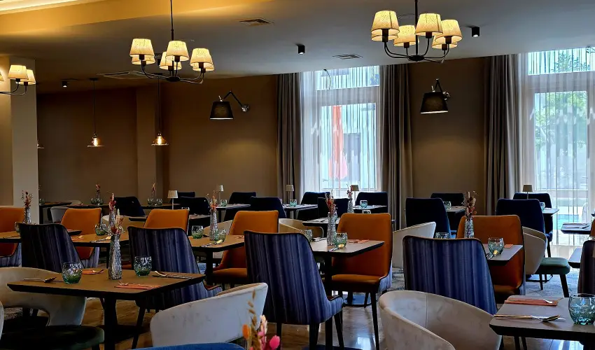 Hotel V�csecity Hern�dv�cse - P�nk�sd