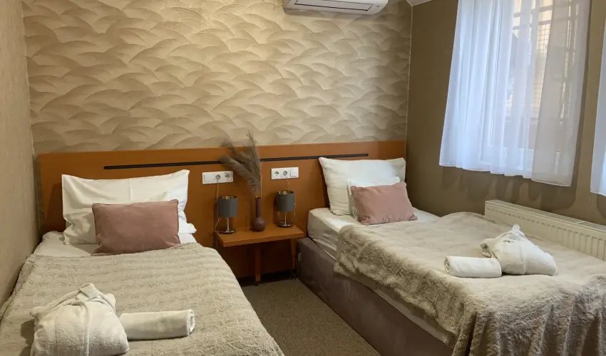 Term�l Hotel Vesta T�pi�szecs� - P�nk�sd 