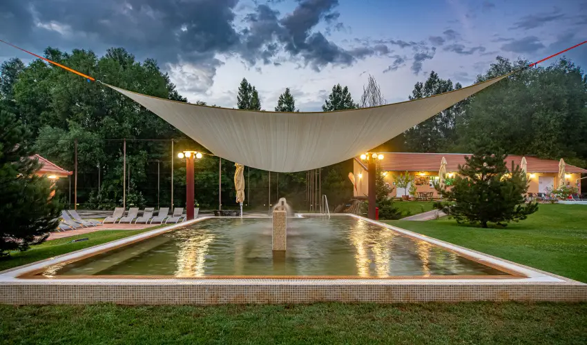 Term�l Hotel Vesta T�pi�szecs� - P�nk�sd 