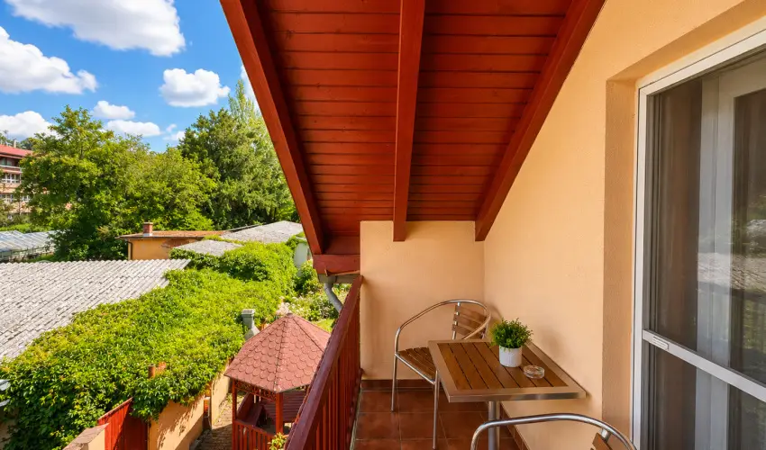 Hotel Vikt�ria S�rv�r - P�nk�sd