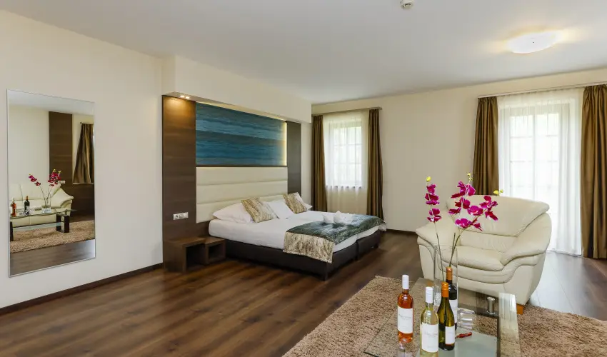 Hotel Villa Vlgy Eger - Pnksd (min. 3 j)