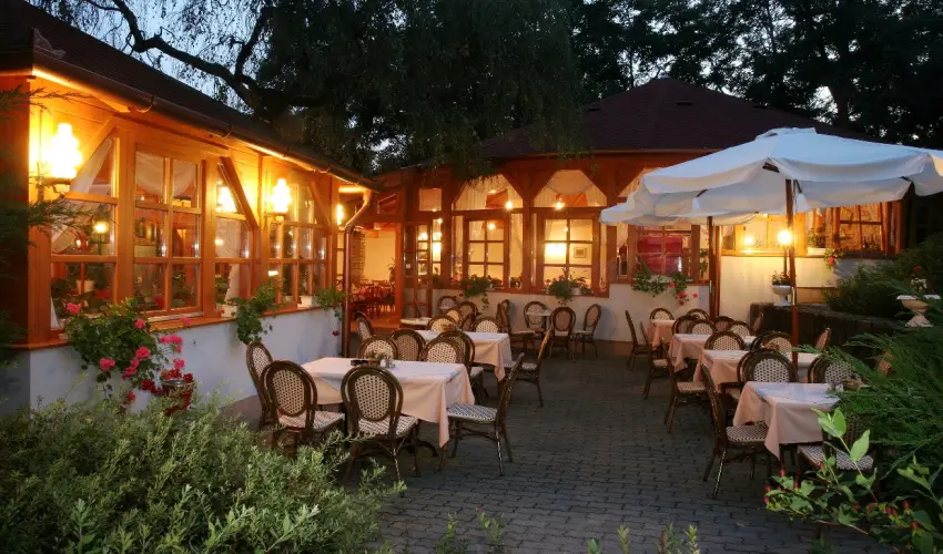Hotel Villa Vlgy Eger - Pnksd (min. 3 j)