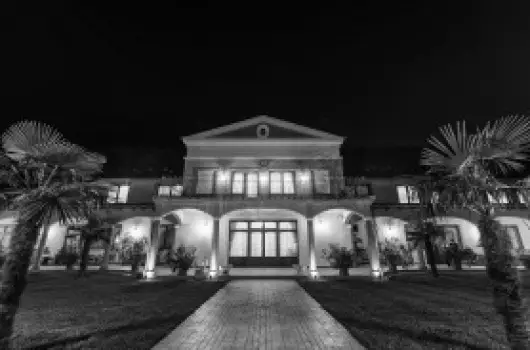 Hotel Vinum Wellness s Konferencia Hotel - Pnksd