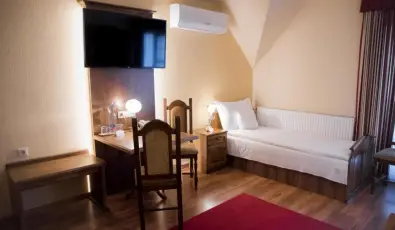 Hotel Vinum Wellness s Konferencia Hotel Kiskrs