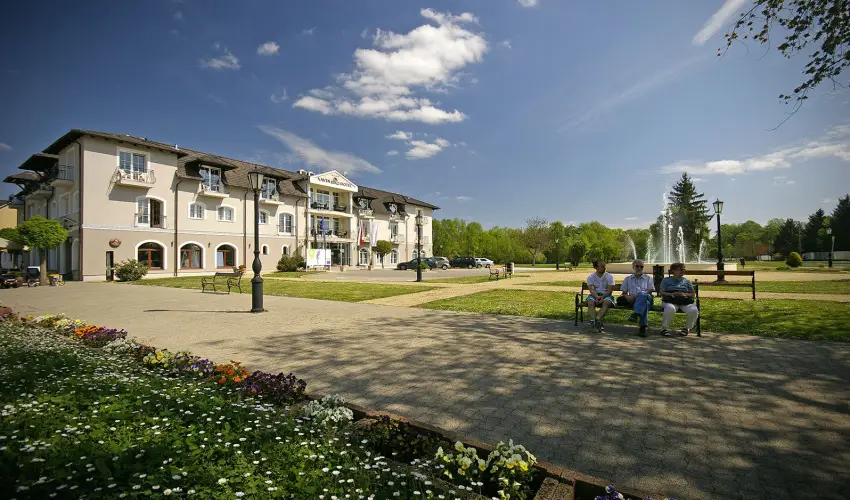 Hotel Xavin Harkny - Pnksd