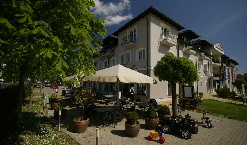 Hotel Xavin Harkny - Pnksd