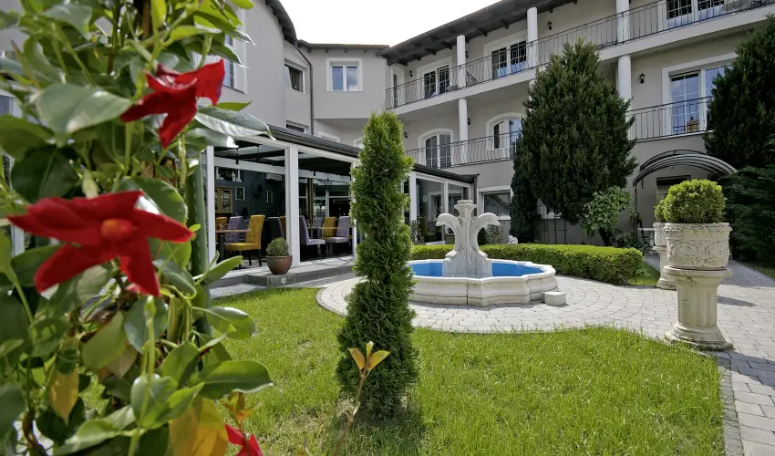 Hotel Xavin Hark�ny - P�nk�sd