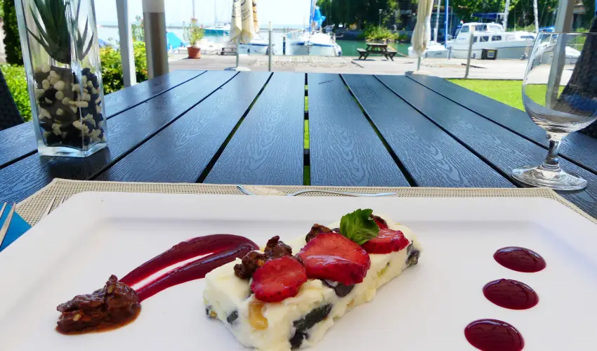 Hotel Yacht Wellness & Business Sifok - Pnksd (min. 3 j)