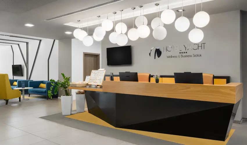 Hotel Yacht Wellness & Business Si�fok - P�nk�sd
