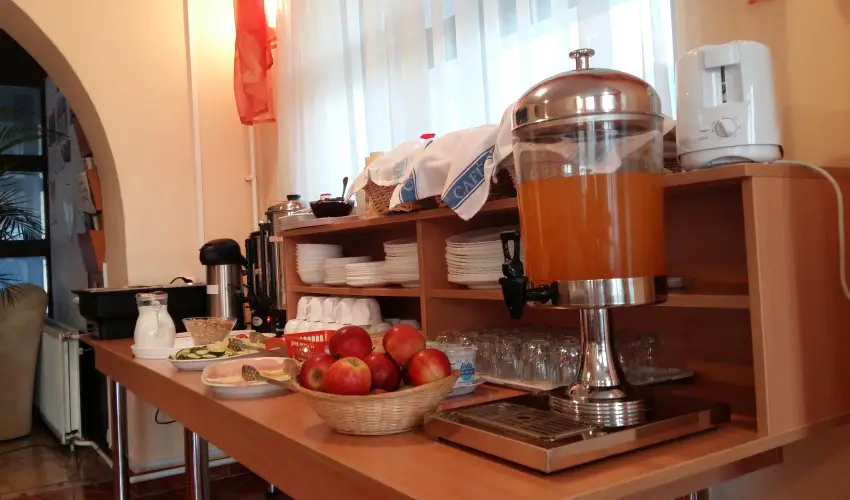 Therm�l Apartmanh�z Kom�rom - P�nk�sd