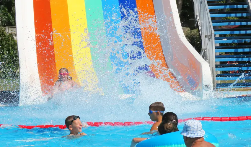 Therm�l Apartmanh�z Kom�rom - P�nk�sd