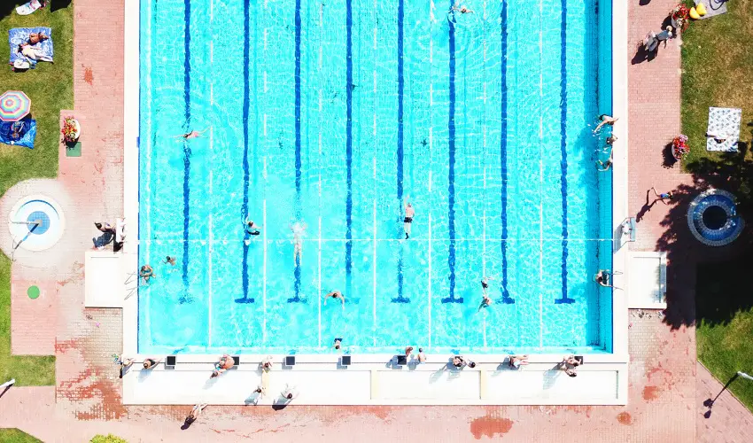 Therm�l Apartmanh�z Kom�rom - P�nk�sd