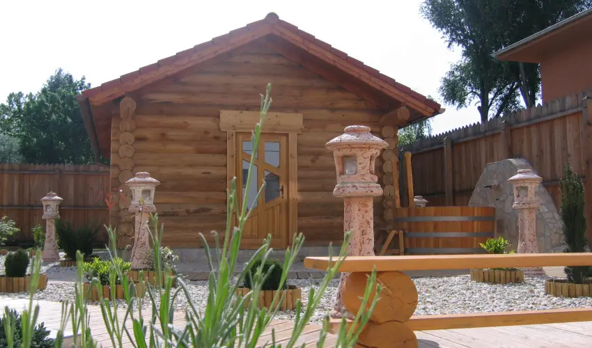 Therm�l Apartmanh�z Kom�rom - P�nk�sd