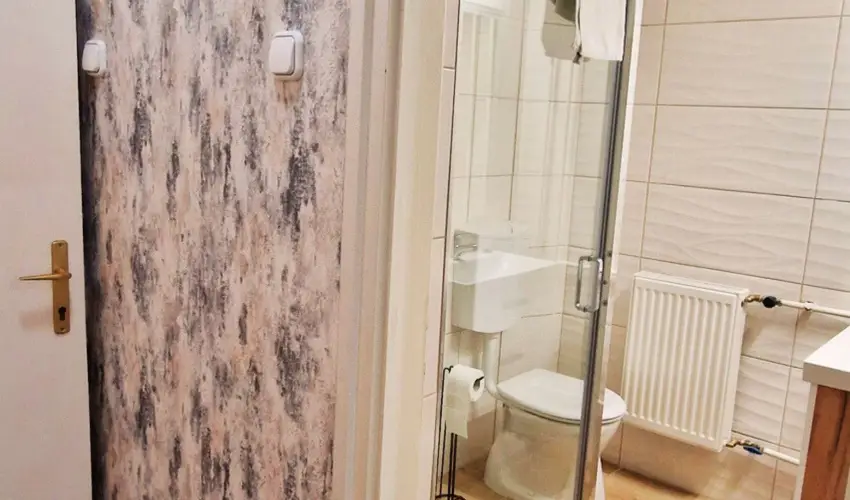 Therm�l Apartmanh�z Kom�rom - P�nk�sd