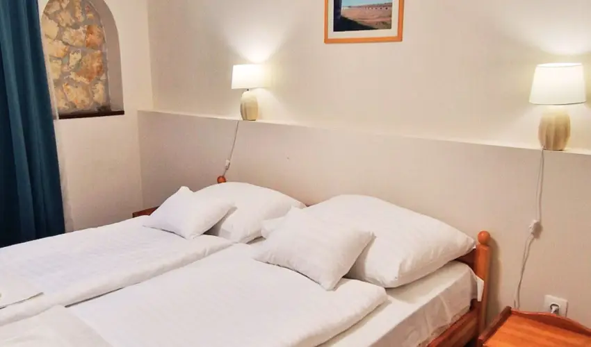 Therm�l Apartmanh�z Kom�rom - P�nk�sd