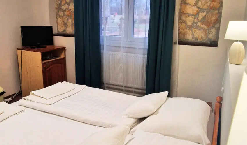 Therm�l Apartmanh�z Kom�rom - P�nk�sd