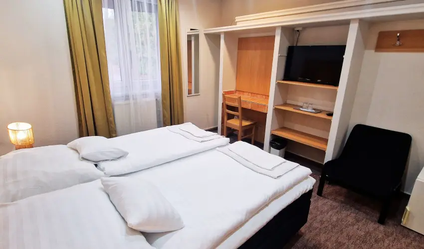 Therm�l Apartmanh�z Kom�rom - P�nk�sd