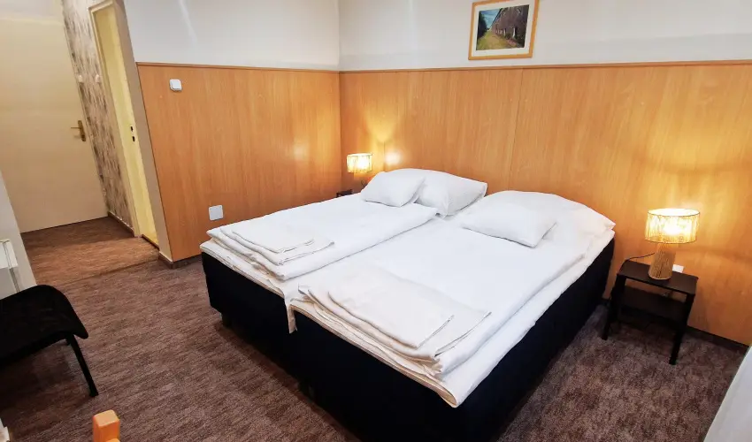 Therm�l Apartmanh�z Kom�rom - P�nk�sd