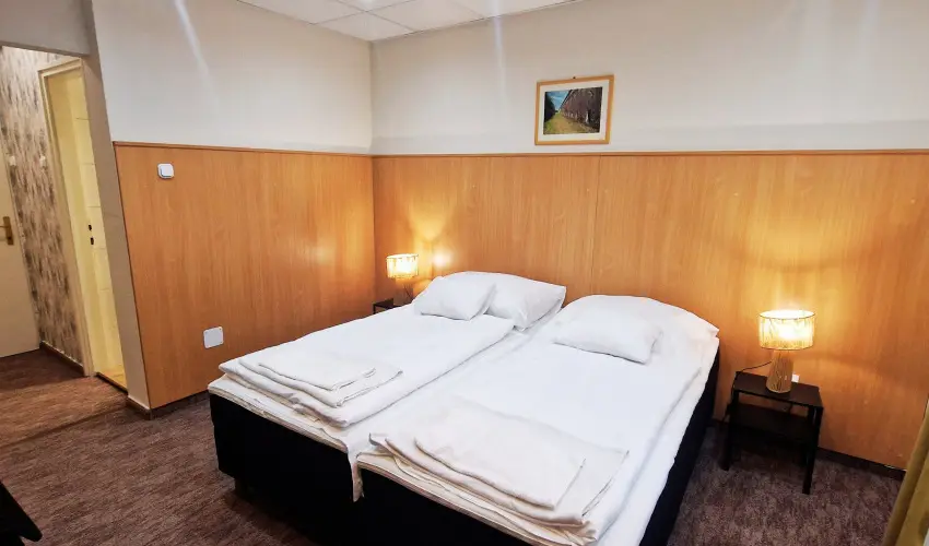 Therm�l Apartmanh�z Kom�rom - P�nk�sd