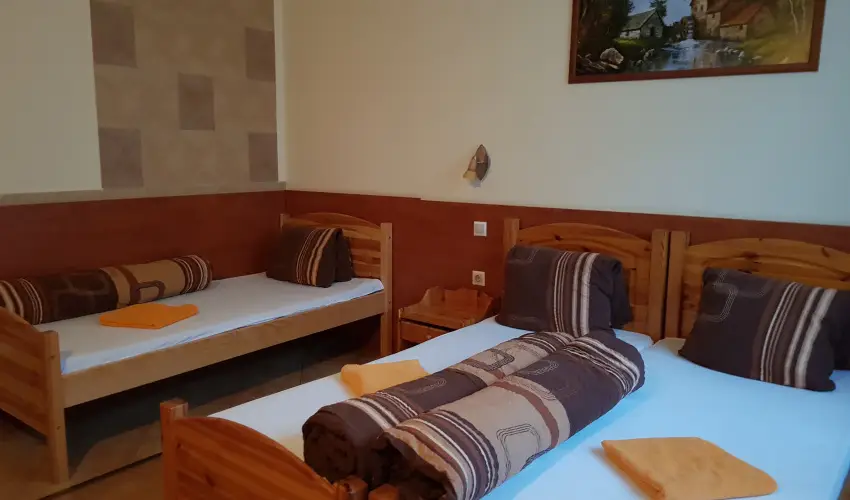 Hungria Panzi Miskolctapolca - Pnksd (min. 2 j)