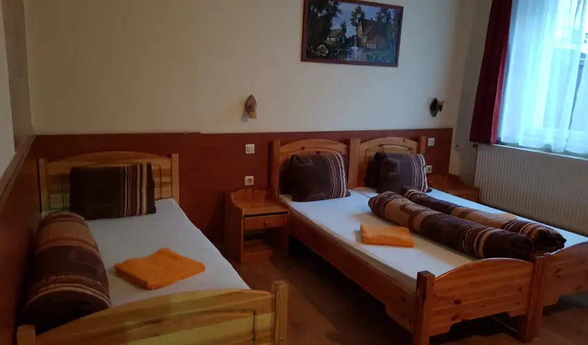 Hungria Panzi Miskolctapolca - Pnksd (min. 2 j)