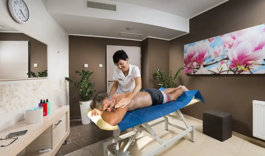 Hunguest Hotel S�st� Ny�regyh�za - S�st� - P�nk�sd (min. 3 �j)