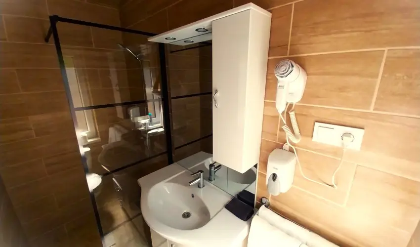 Hunor Vend�gh�z S�toralja�jhely - P�nk�sd (min. 2 �j)