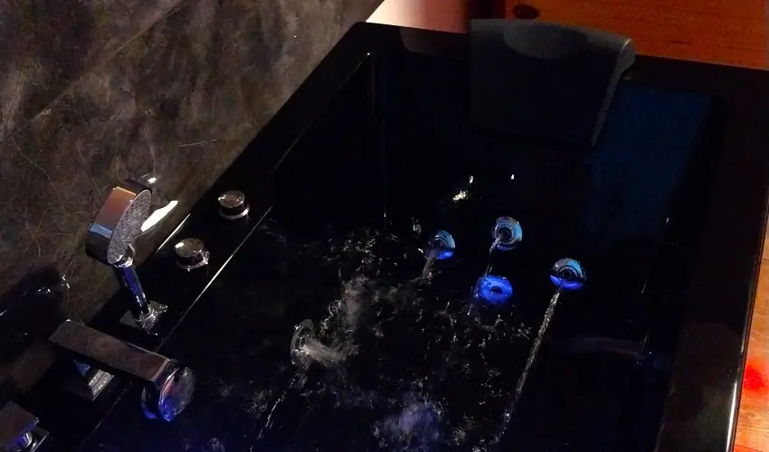 Hunor Vend�gh�z S�toralja�jhely - P�nk�sd (min. 2 �j)