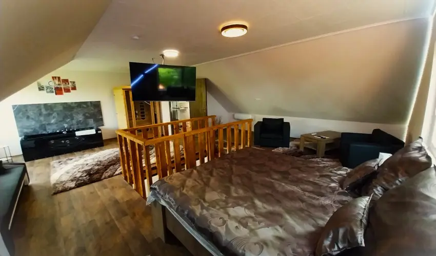 Hunor Vend�gh�z S�toralja�jhely - P�nk�sd (min. 2 �j)