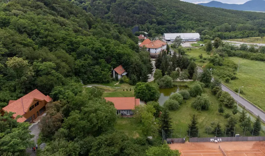 Hunor Vend�gh�z S�toralja�jhely - P�nk�sd (min. 2 �j)