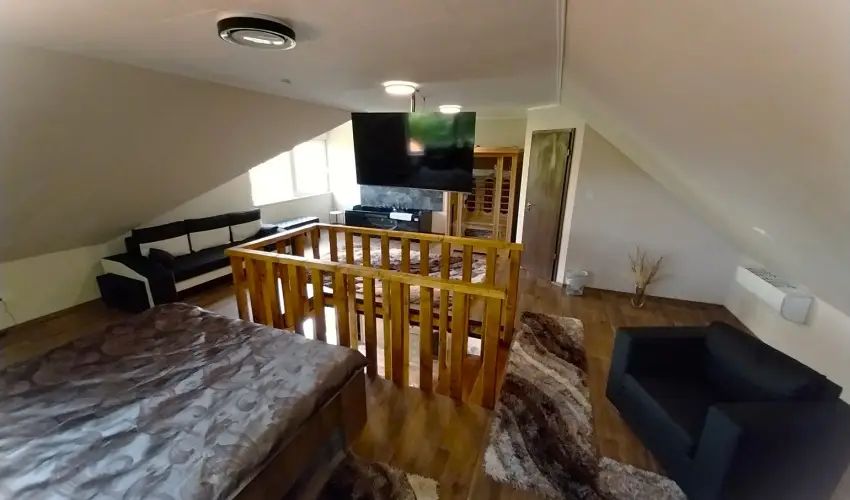 Hunor Vend�gh�z S�toralja�jhely - P�nk�sd (min. 2 �j)