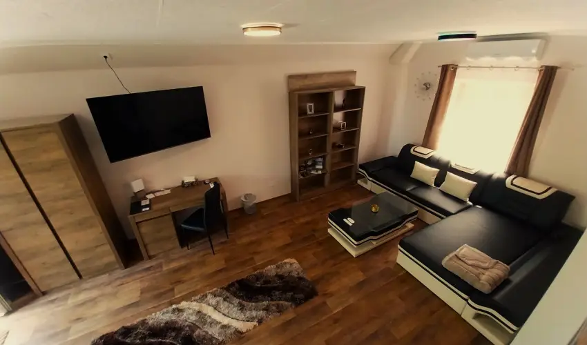 Hunor Vend�gh�z S�toralja�jhely - P�nk�sd (min. 2 �j)