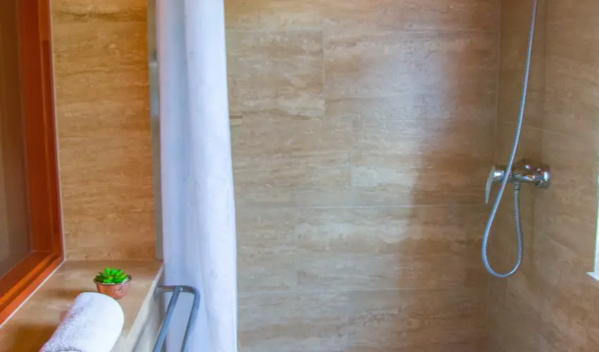 Huszr Vendghz rvnyes - Pnksd (min. 2 j)