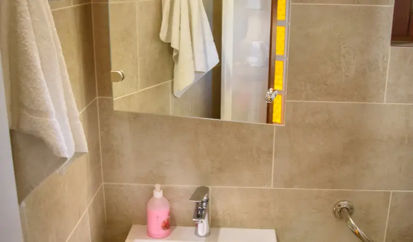 Huszr Vendghz rvnyes - Pnksd (min. 2 j)