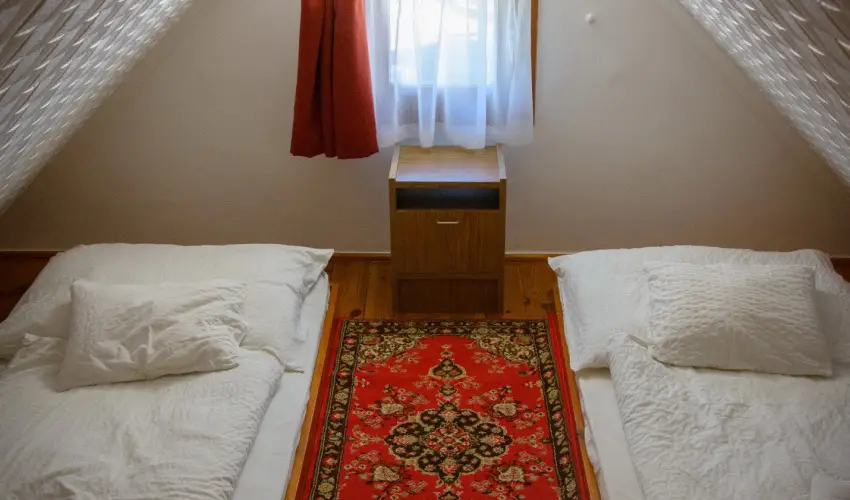 Huszr Vendghz rvnyes - Pnksd (min. 2 j)