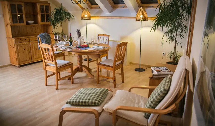 Imola Udvarhz Eger - Pnksd (min. 2 j)