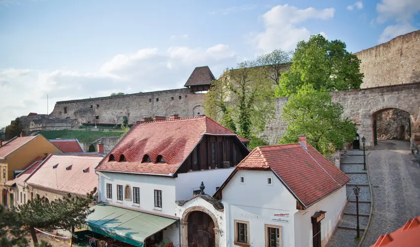 Imola Udvarhz Eger - Pnksd (min. 2 j)