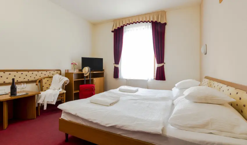 Hotel Imperial Gygyszll Kiskrs - Pnksd