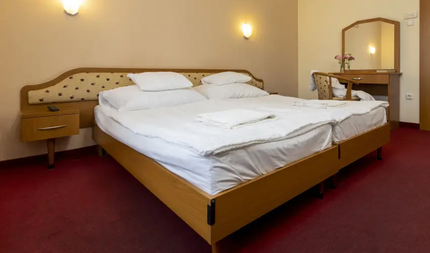 Hotel Imperial Gygyszll Kiskrs - Pnksd