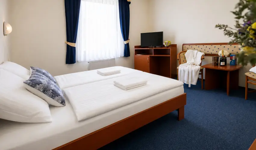 Hotel Imperial Gy�gysz�ll� Kisk�r�s - P�nk�sd
