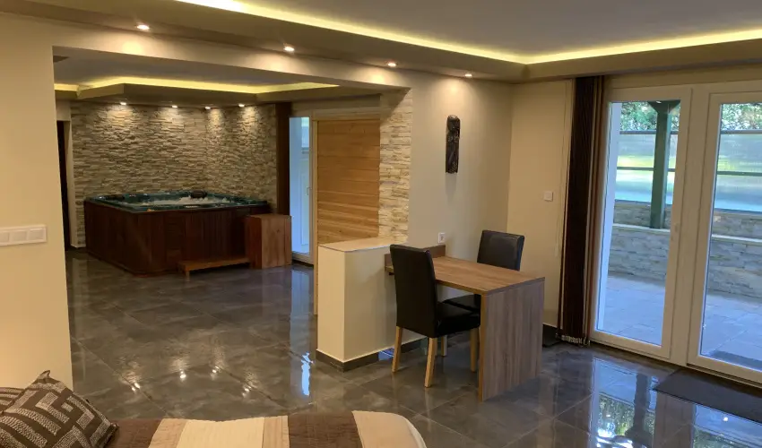The Jakuzzi Room Miskolctapolca - P�nk�sd