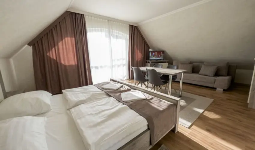 Jrja Panzi Hajdszoboszl - Pnksd (min. 2 j)