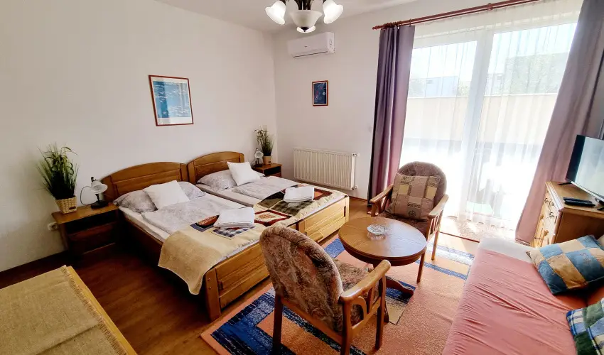Jkai sor II. Apartman Hajdszoboszl - Pnksd (min. 2 j)