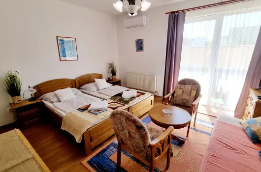 Jkai sor II. Apartman - Pnksd (min. 2 j)