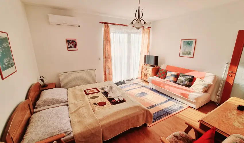 Jkai sor II. Apartman Hajdszoboszl - Pnksd (min. 2 j)