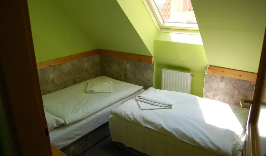 Judit Panzi Tapolca-Gyulakeszi - Pnksd (min. 2 j)