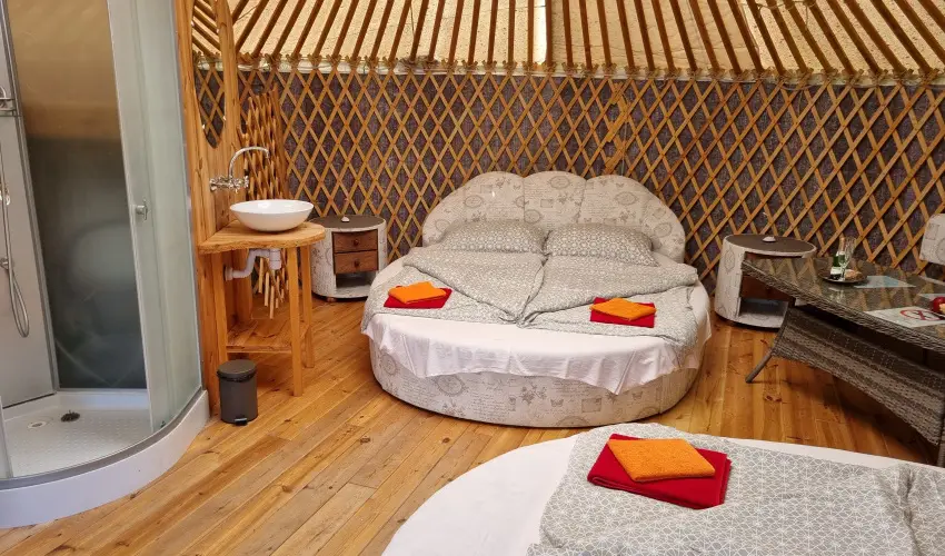 Jurta Spirit Hotel Balatongyrk - Pnksd 