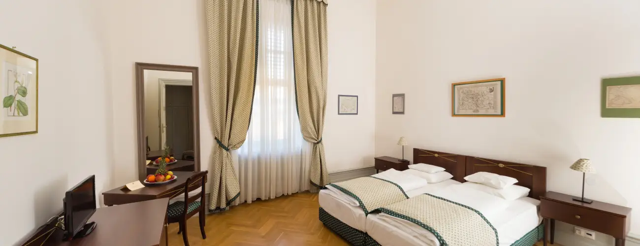 Krolyi Kastly Hotel & Restaurant  Fehrvrcsurg - Pnksd 